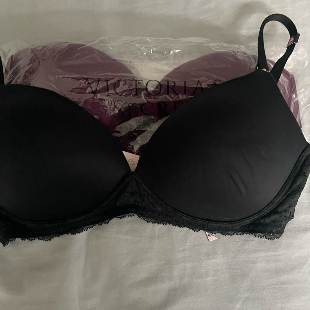 2 new with tags Victoria Secret maternity nursing bras. Size 38D